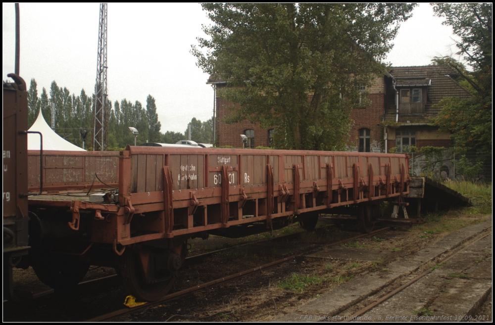 DR 60 031 Rs, ehemals beheimatet in Stuttgart, steht auf einem Gleis des Bw Schöneweide (gesehen 10.09.2011 beim 8. Berliner Eisenbahnfest Bw Schöneweide)
