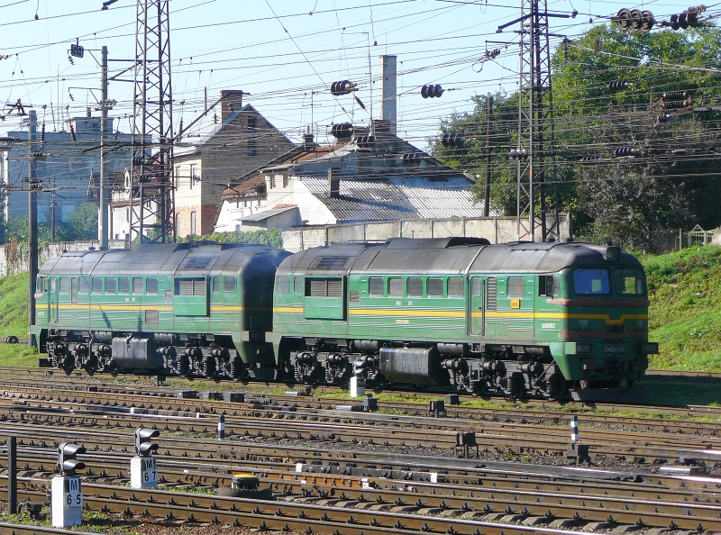 Ein 2M62 Lok rangiert in Lviv Hbf 02-06-2009. 