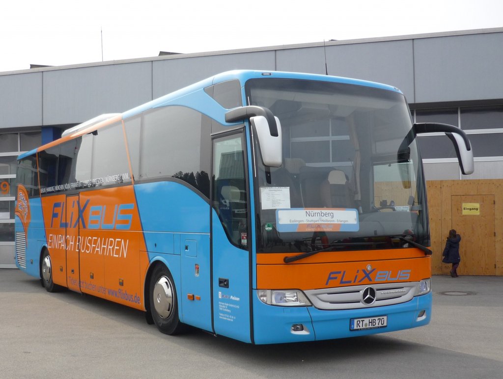 Ein Bader-Reisen-Bus mit FLiXBUS-Beschriftung auf dem Betriebshof, am 24.03.2013