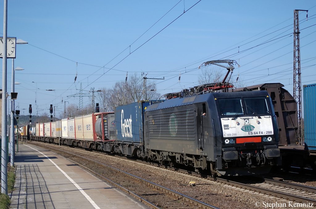 ES 64 F4 - 288 (189 288-4) MRCE im Dienst f�r die ITL mit Containerzug in Saarmund. 29.03.2011