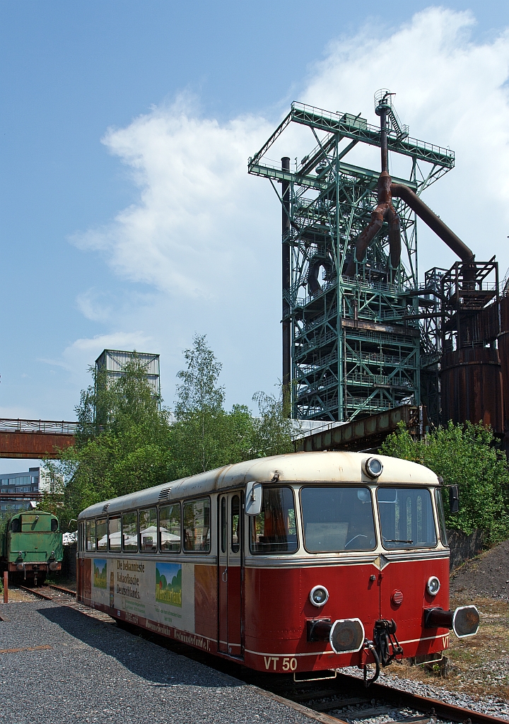 Ex VT 50 der HKB - Hersfelder Kreisbahn am 05.06.2011 im LWL-Industriemuseum Henrichshtte in Hattingen. Der Triebwagen wurde 1955 unter der Fabriknummer 60229 von der Waggonfabrik Uerdingen gebaut.  Die Bauart ist ein VT98 mit einem Motor. 