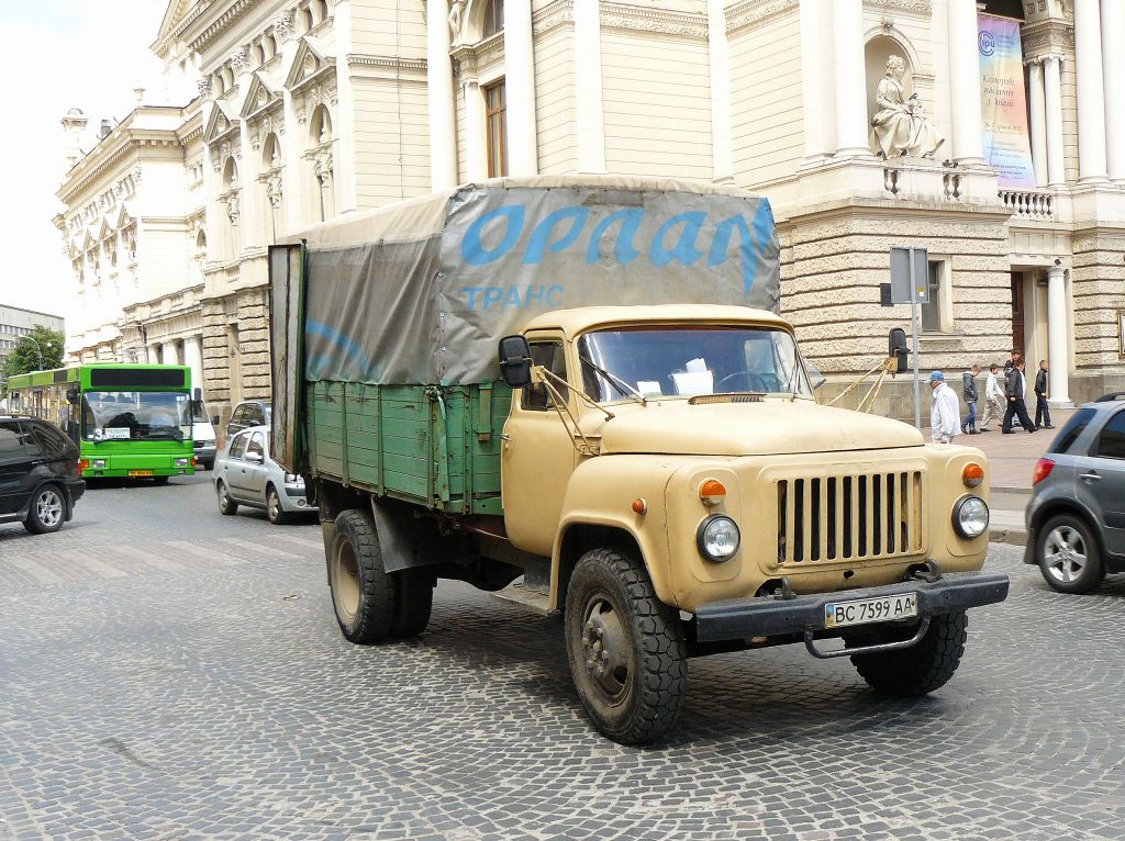 GAZ 53 LKW Prospekt Svobody, Lviv, Ukraine 25-05-2012.