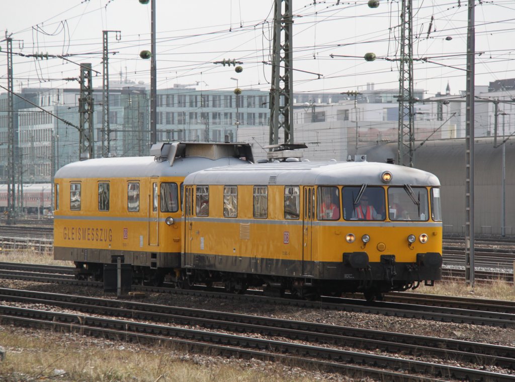 gelbes Ei auf Messfahrt im Raum Mnchen 725 003-8 bei der Durchfahrt in Hhe Mnchen-Donnersbergerbrcke am 29.03.2012