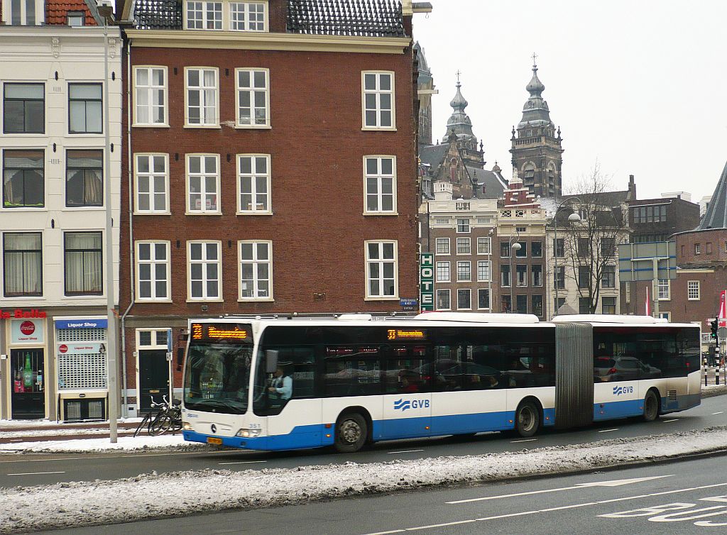 GVBA Bus 351 Mercedes Citaro O530 G Baujahr 2010. Prins Hendrikkade Amsterdam 23-01-2013.

GVBA bus 351 Mercedes Citaro O530 G bouwjaar 2010. Prins Hendrikkade Amsterdam 23-01-2013.