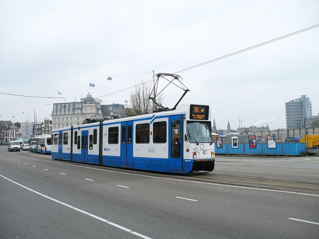 GVBA TW 839 Prins Hendrikkade, Amsterdam 17-04-2013.

GVBA tram 839 Prins Hendrikkade, Amsterdam 17-04-2013.