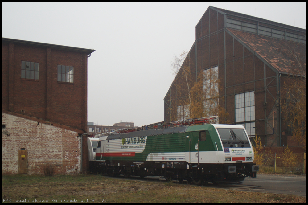 I LOVE HAMBURG - EUROPEAN GREEN CAPITAL 2011  - So die andere Seite der E 189 802-2, die am 24.11.2011 in Berlin-Reinickendorf gesichtet wurde. Da die Lok neu lackiert wird, verliert sie ihre Werbung für Hamburg als Umwelthauptstadt Europas 2011 (NVR-Nummer 91 80 6189 802-2 D-PCW, Class 189-VH)