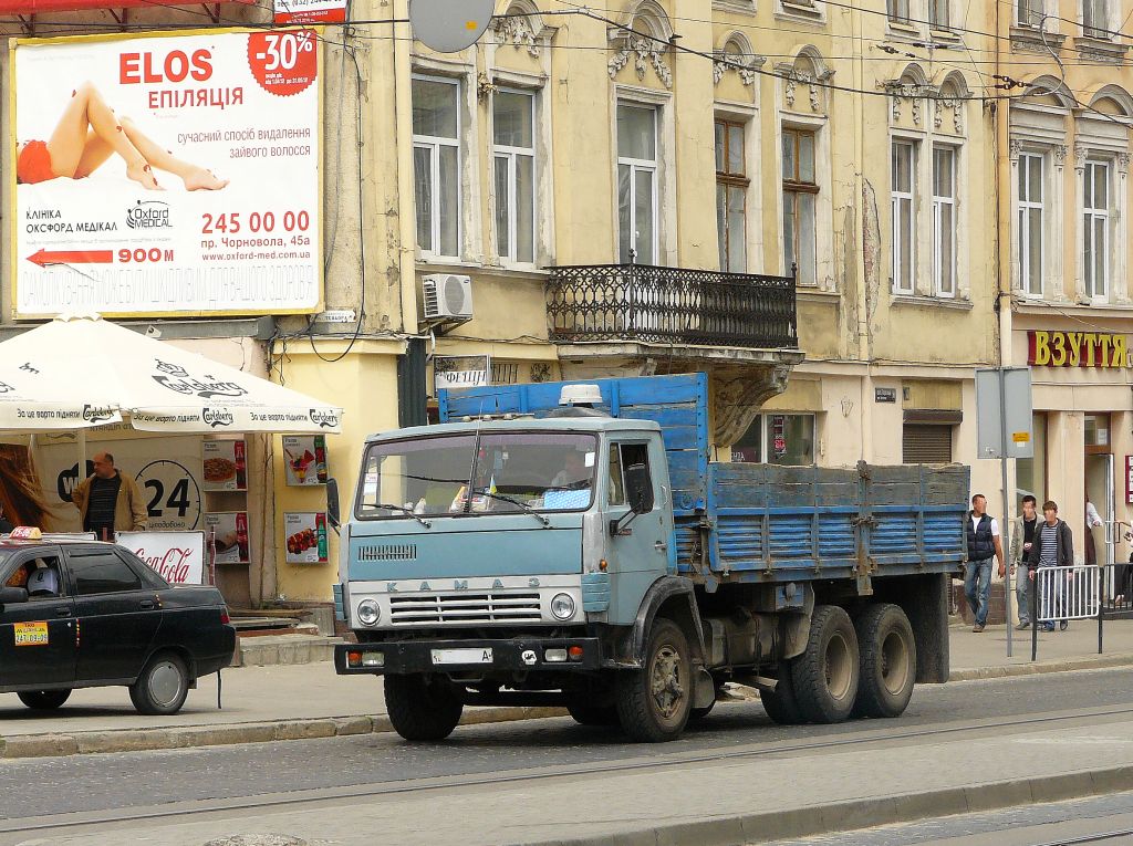 Kamaz LKW Vul. Torhova Lviv, Ukraine 25-05-2012.