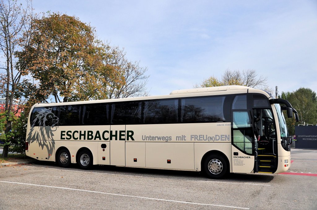 MAN LIONs COACH von ESCHBACHER Reisen aus sterreich im September 2012 in Krems an der Donau.