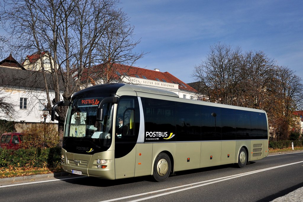 MAN Postbus der BB im Oktober 2012 in Krems/Stein unterwegs.