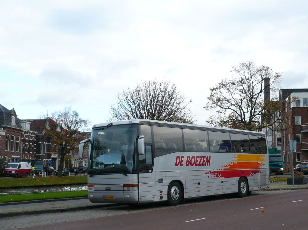 MAN/Van Hool T915 Acron Reisebus der Firma De Boezem. Molenwerf Leiden 25-10-2012.

MAN/Van Hool T915 Acron reisbus van de firma De Boezem. Molenwerf Leiden 25-10-2012.