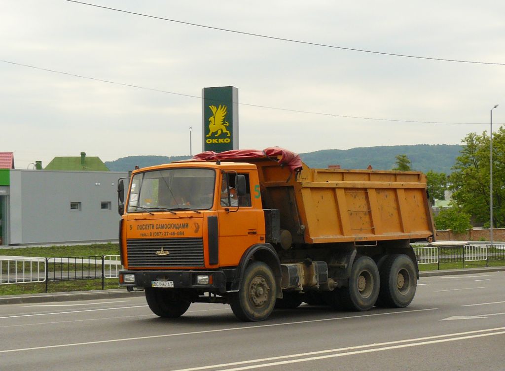 MAZ 5516 Vul. Bohdana Khmel'nyts'koho Lviv, Ukraine 30-05-2012.