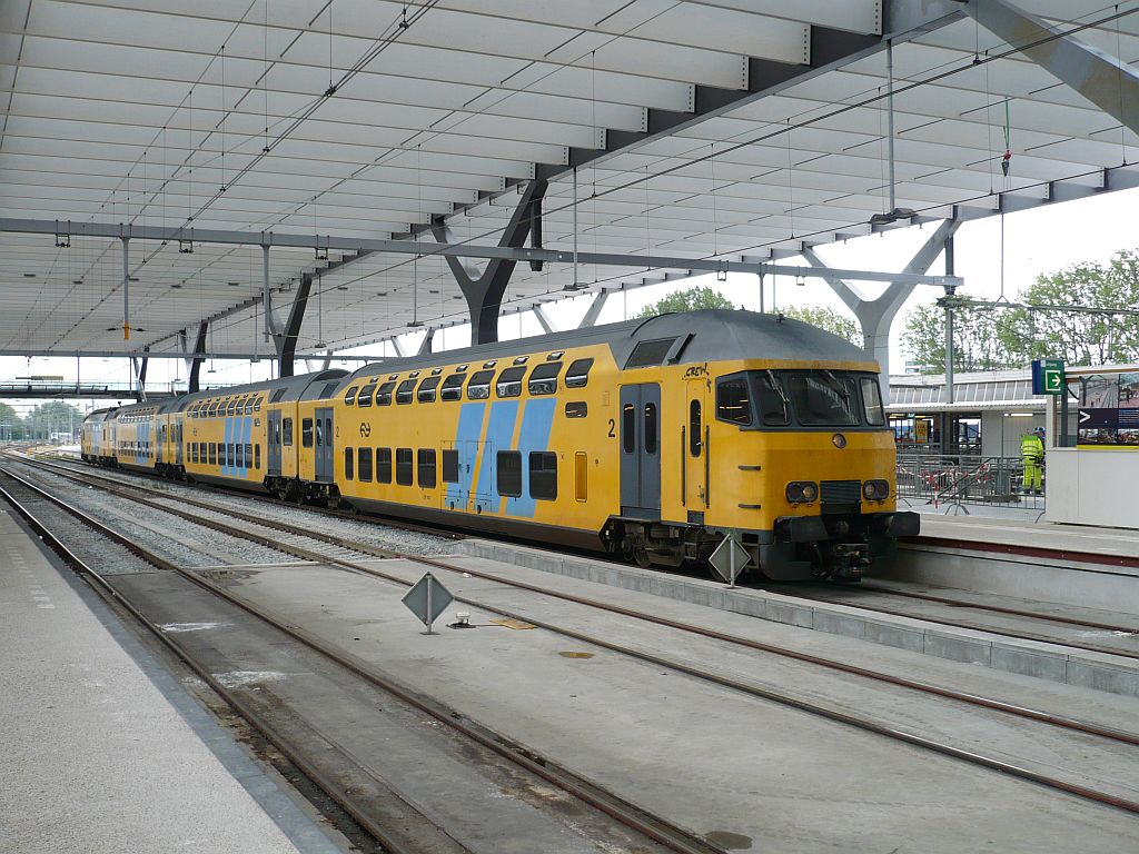 mDDM TW 7857 Gleis 6 Rotterdam Centraal Station 13-07-2012.

mDDM 7857 spoor 6 Rotterdam Centraal Station 13-07-2012.