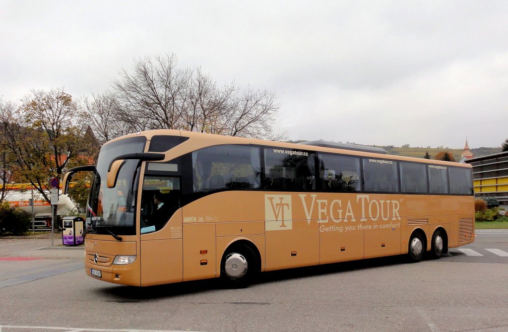 MERCEDES BENZ TOURISMO von VEGA Tour aus der CZ im Oktober 2012 in Krems gesehen.