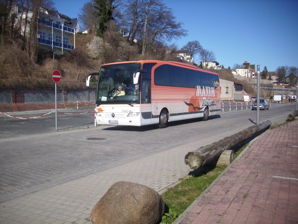 Mercedes-Benz Travego von MAXIM/Deutschland im Sassnitzer Stadthafen.