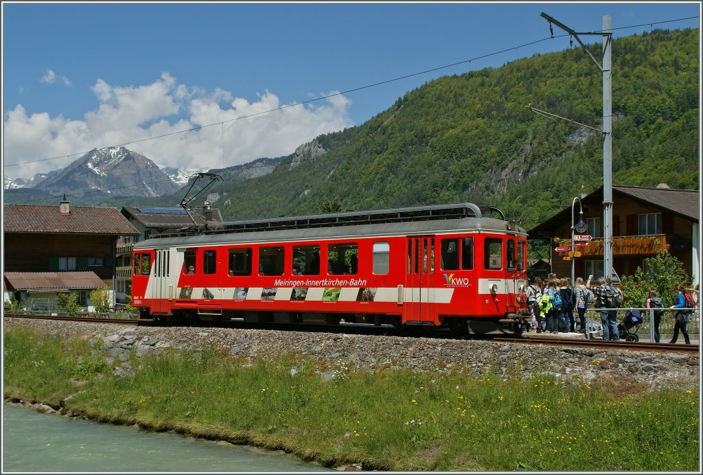 MIB BDe 4/4 N 11 bei der Haltestelle  Aareschlucht West .
5. Juni 2013