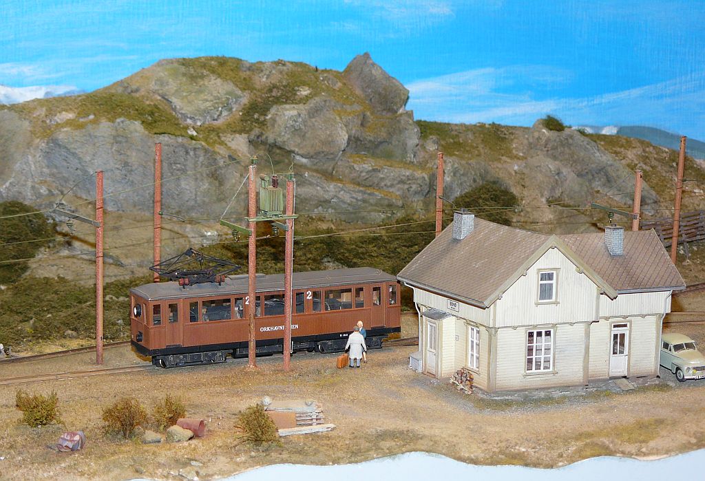 Modellbahn Schmalspur Norwegen  Orkhavnbanen  in H0e. Nederlandse Modelspoordagen Rijswijk, Niederlande 19-01-2013.

Modelspoorbaan  Orkhavnbanen  in schaal H0e. Nederlandse Modelspoordagen Rijswijk 19-01-2013.