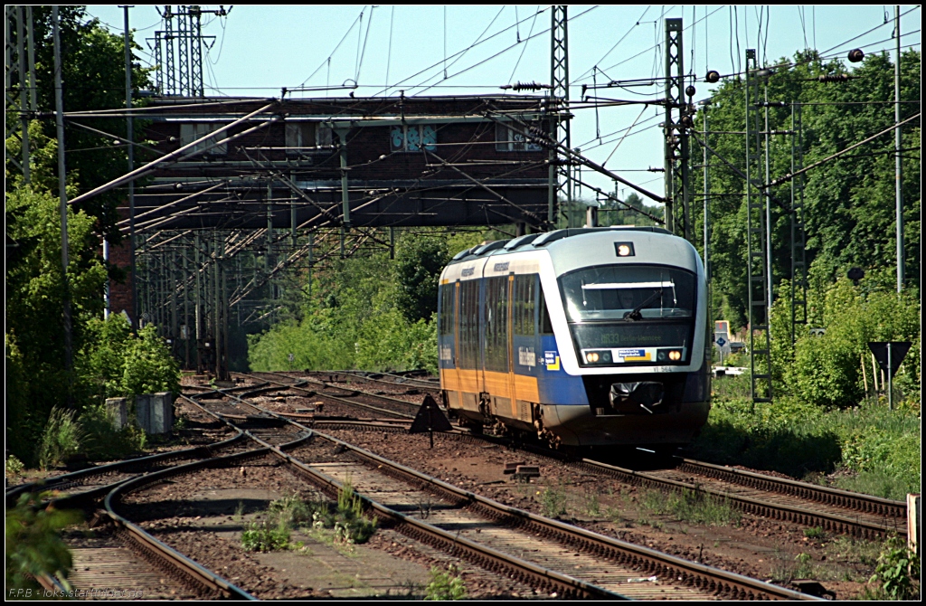 MRB VT 564 f�hrt gleich in den Endbahnhof ein (NVR-Nummer 9580 0 642 337-9 D-OLA, gesehen Berlin Wannsee 03.06.2010)