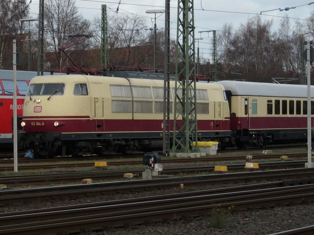 Nach der Ankunft mit dem TEE Rheingold aus Bonn am 28.November 2009 in Lbeck wurde der Sonderzug in der Abstellgruppe von Lbeck abgestellt.