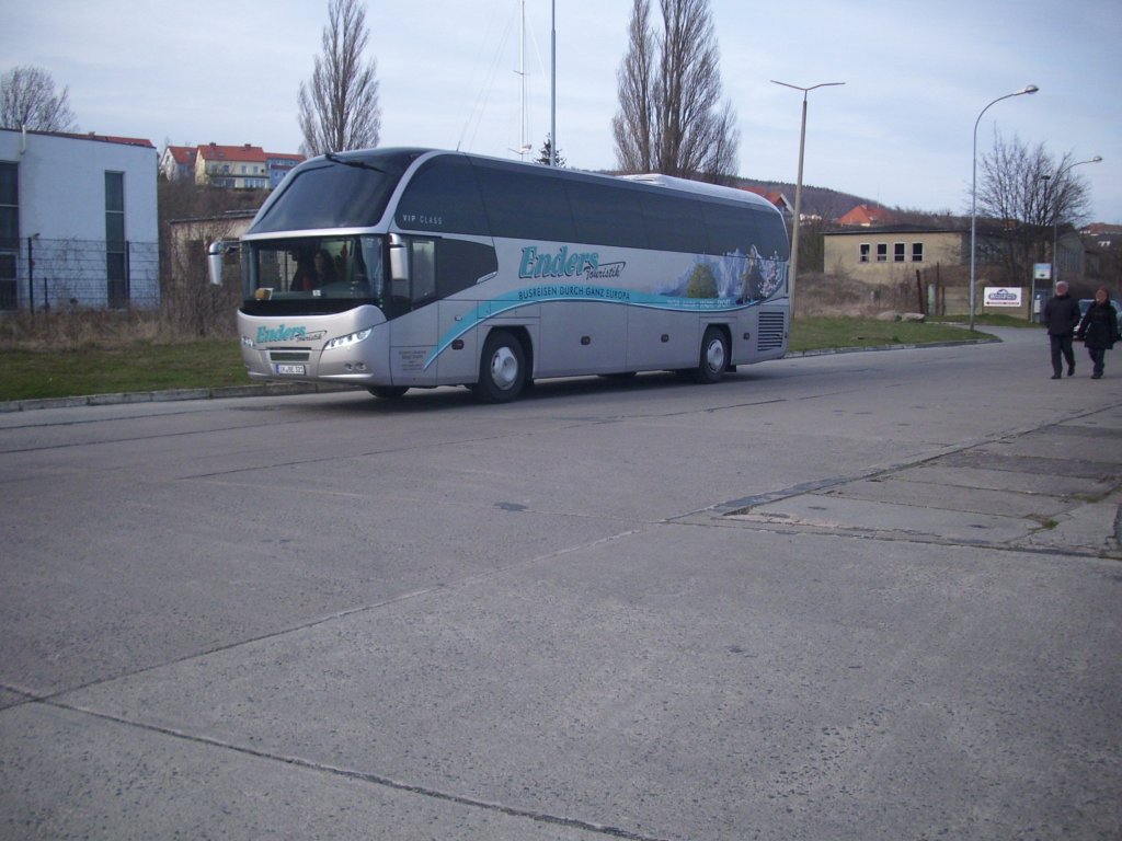 Neoplan Cityliner aus Deutschland im Stadthafen von Sassnitz.