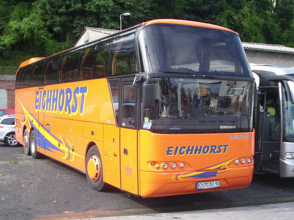 Neoplan Cityliner von Eichhorst aus Deutschland im Stadthafen Sassnitz.