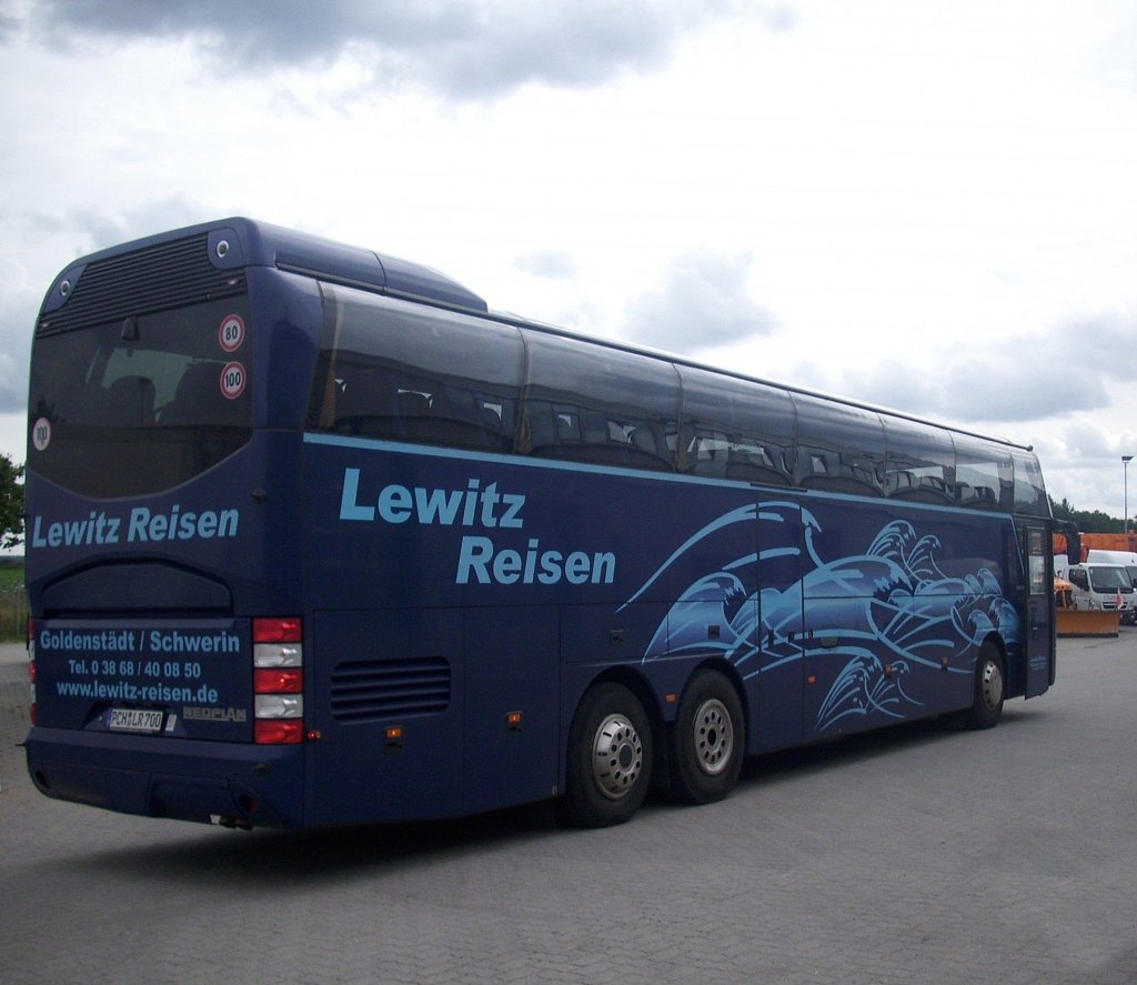 Neoplan Cityliner von Lewitz Reisen aus Deutschland in Samtens.