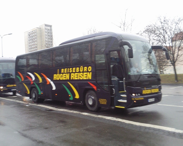 Neoplan Tourliner von Rgen Reisen in Sassnitz.