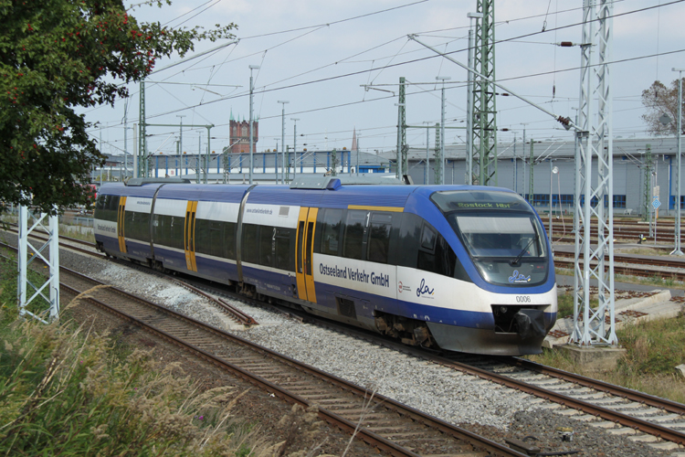 OLA79762 von Gstrow nach Rostock Hbf bei der Einfahrt im Rostocker Hbf.24.09.2011