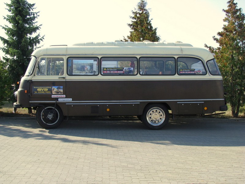 Omnibus ROBUR LO 3000 beim 6. groe TATRA-Treffen Seehausen/Altmark [20.09.2009]