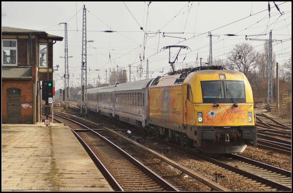 PKP IC 5 370 002 / EU44-002  PGE Arena Gdansk  mit dem EC54 Berlin Hauptbahnhof am 09.04.2013 in Berlin-Kpenick