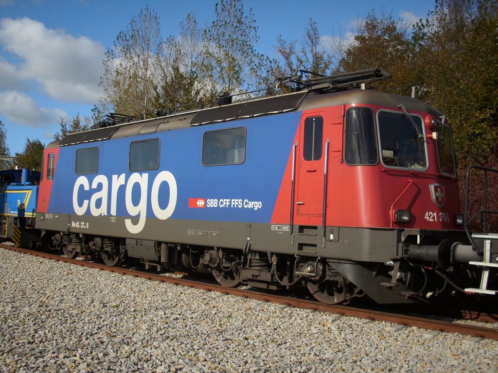 SBB-Cargo Re 421 376 f�r die MWB im Einsatz am 14.Oktober 2009 in Mukran.