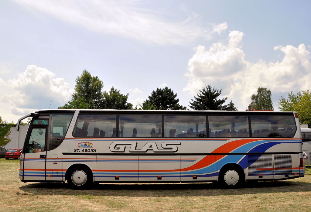 SETRA 300er-Serie von GLAS Reisen aus sterreich am 13.7.2013 in Krems an der Donau.