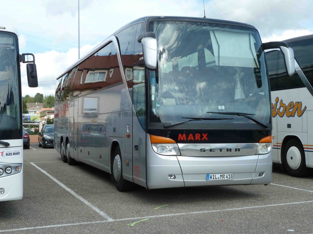 Setra von MARX-Reisen steht auf dem Busplatz in Wissembourg/F im September 2012