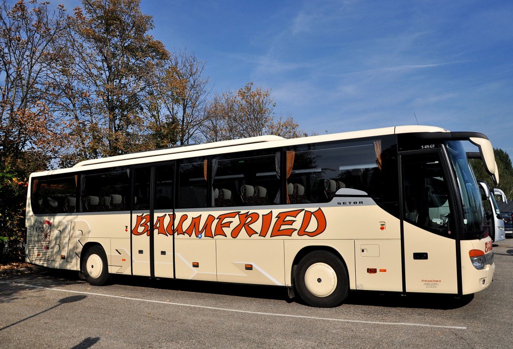 SETRA S415 GT von BAUMFRIED Reisen aus Obersterreich am 23.9.2012 in Krems an der Donau gewesen.