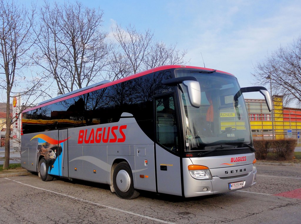 SETRA S415 GT-HD von BLAGUSS aus Wien im Dezember 2012 in Krems gesehen.