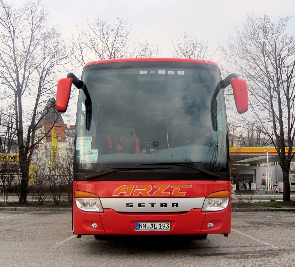 SETRA S417 GT-HD von ARZT Reisen aus Deutschland am 29.3.2013 in Krems an der Donau.