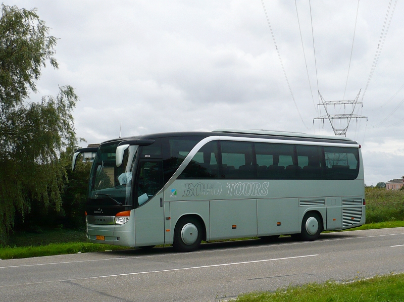 Setra TopClass der Firma BOVO Tours Leiderdorp, Niederlande, 19-09-2010.