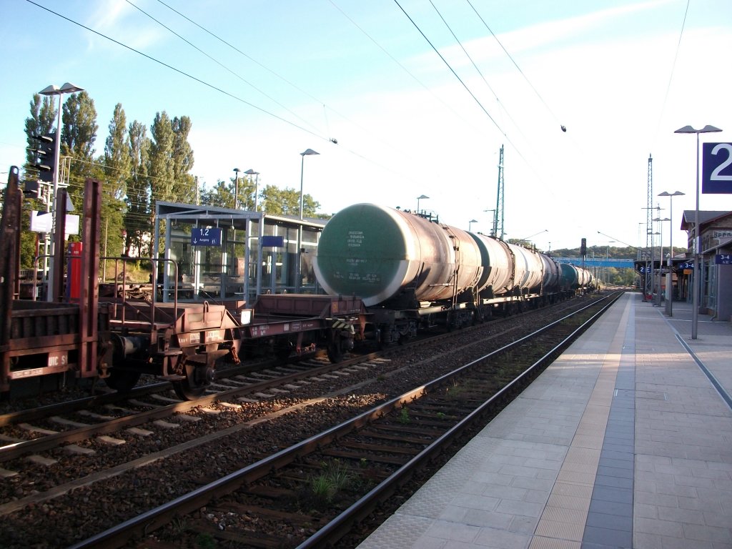 St�ndig im Lumpensammler Mukran-Rostock Seehafen eingestellt sind russische Breitspurwagen.Aufnahme am 03.September 2010 in Bergen/R�gen