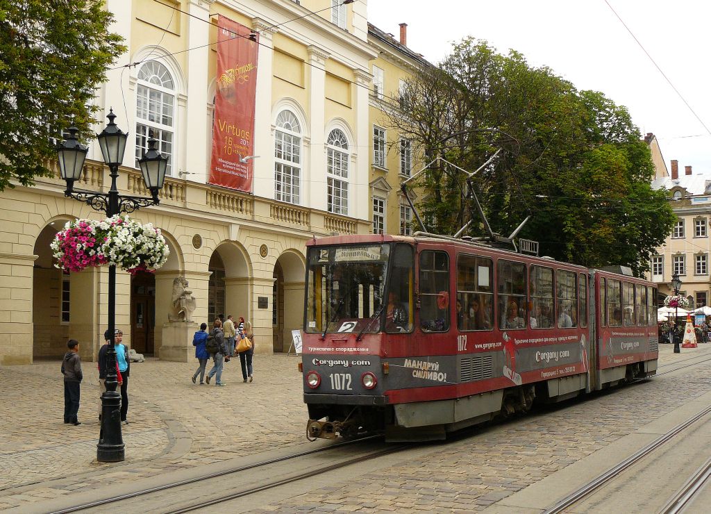 TW 1072 Rynok Platz, Lviv, Ukraine 30-05-2012.