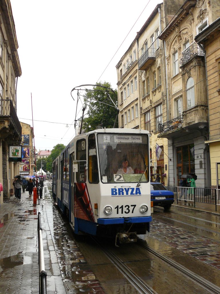 TW 1137 Vul. Doposhenka, Lviv 01-06-2012.