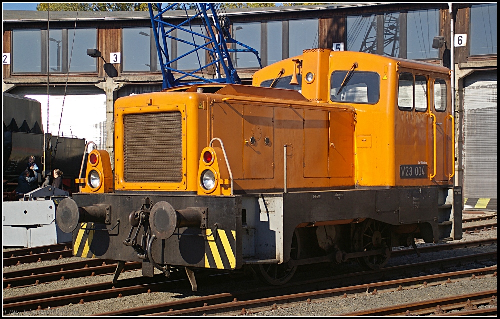 V23 004 des Förderverein Berlin-Anhaltische Eisenbahn e.V. steht an der Drehscheibe beim Bw-Fest (gesehen Bw-Fest Lutherstadt Wittenberg 10.10.2010)