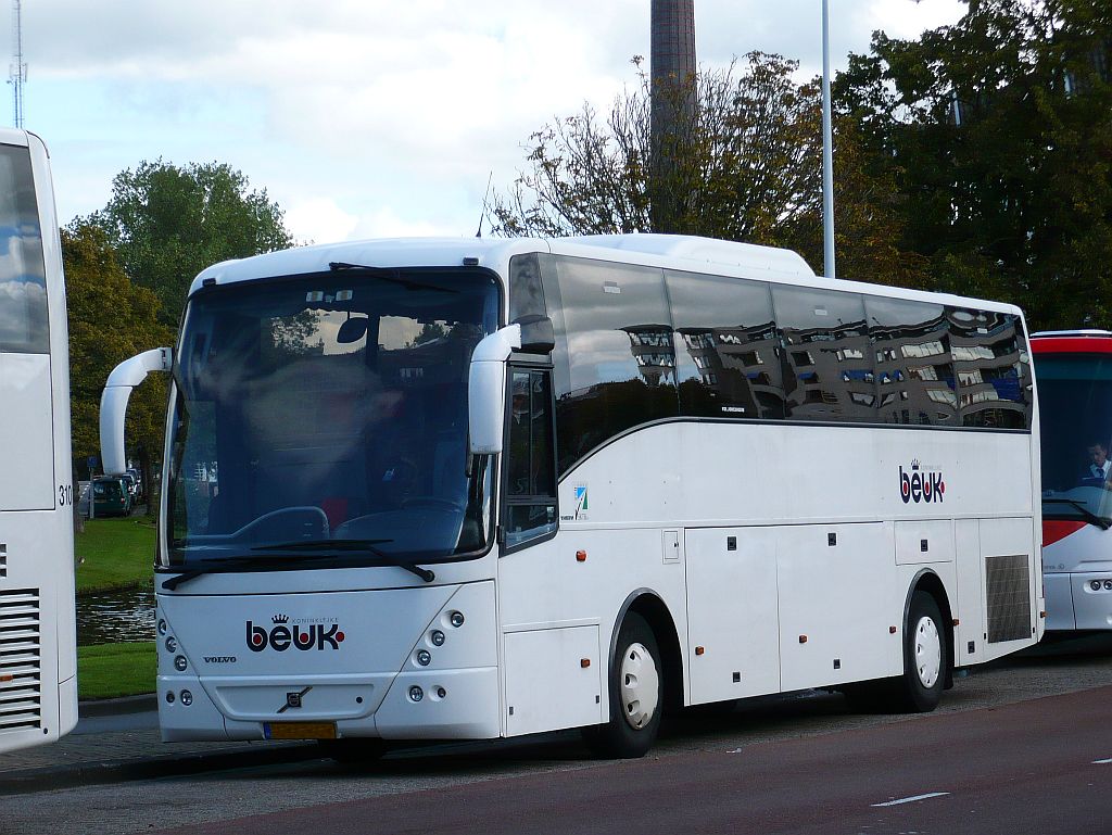 Volvo Reisebus der Firma Beuk. Leiden, Niederlande 22-09-2012.

Volvo Reisbus van de firma Beuk. Leiden, Niederlande 22-09-2012.
