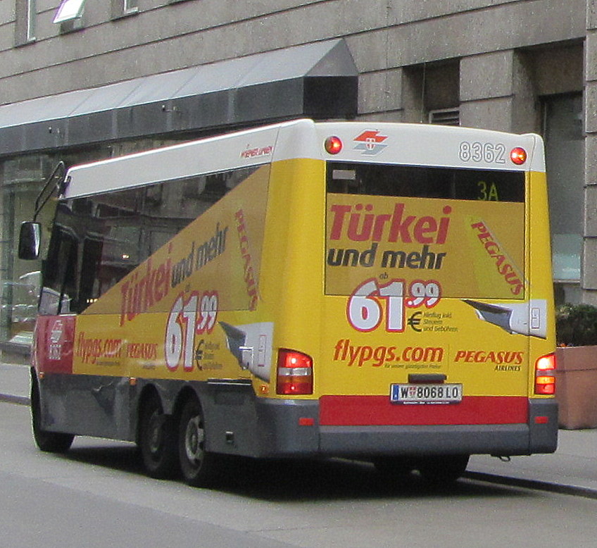 VW Bus in Wien am 6.4.2012.