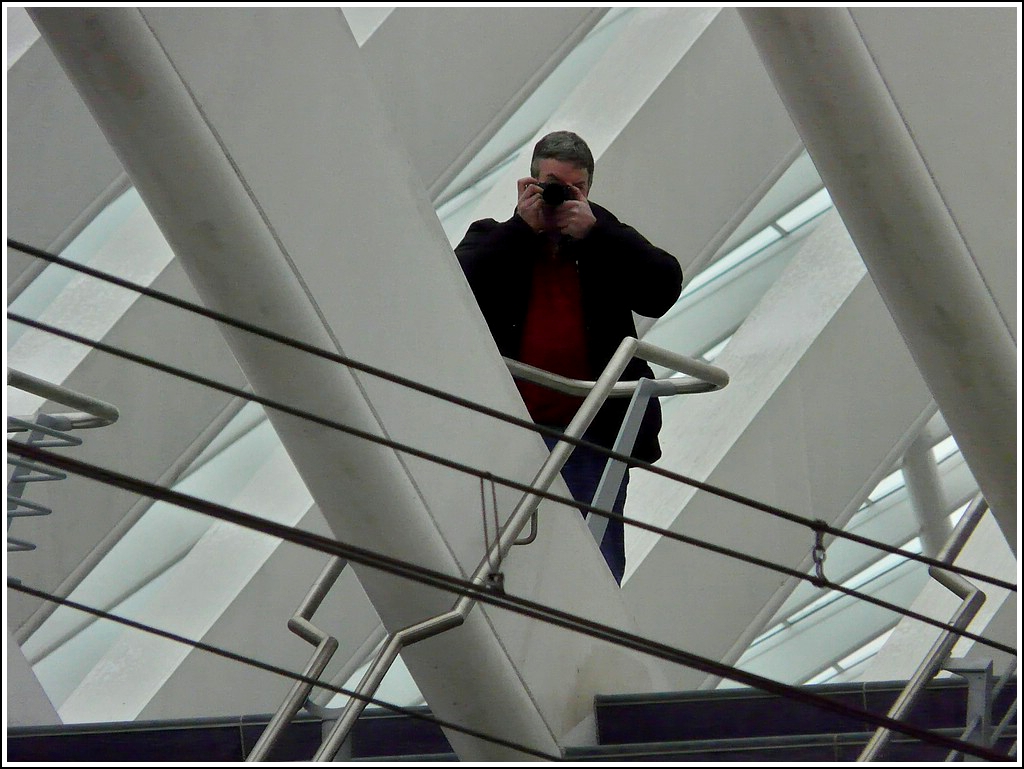 Was machen die Bahnfotografen, wenn kein Zug kommt im Bahnhof Li�ge Guillemins?... 16.01.2010 (Jeanny)