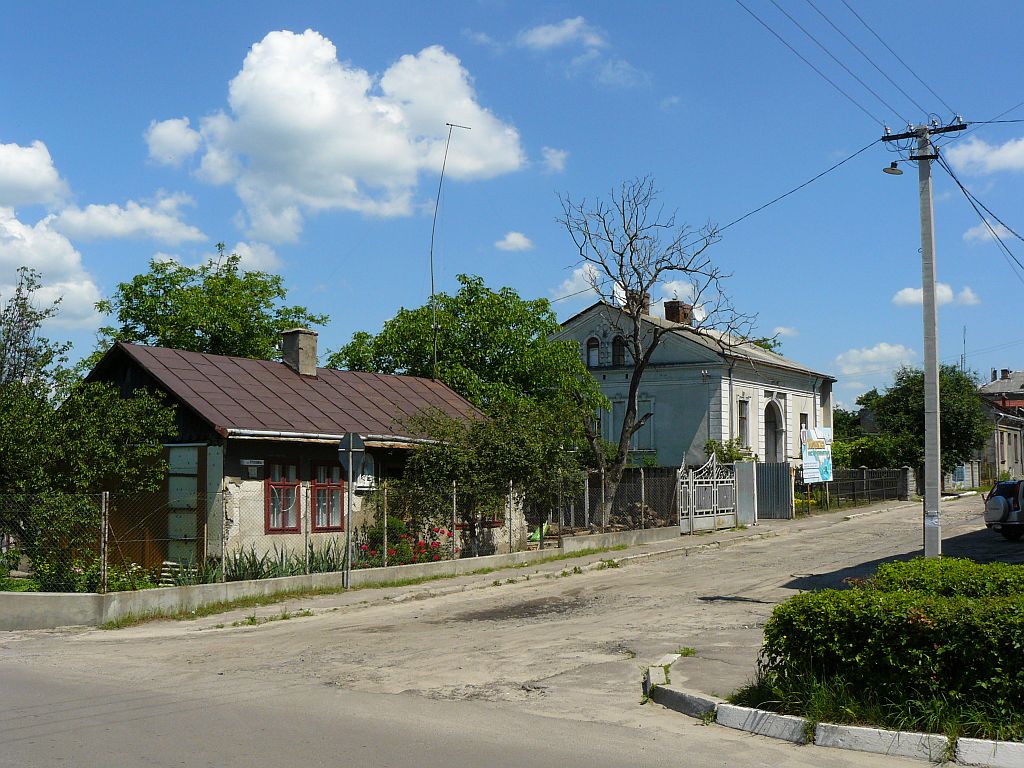 Zhovkva, Ukraine 14-06-2013.

Huizen in Zhovkva, Oekrane 14-06-2013.