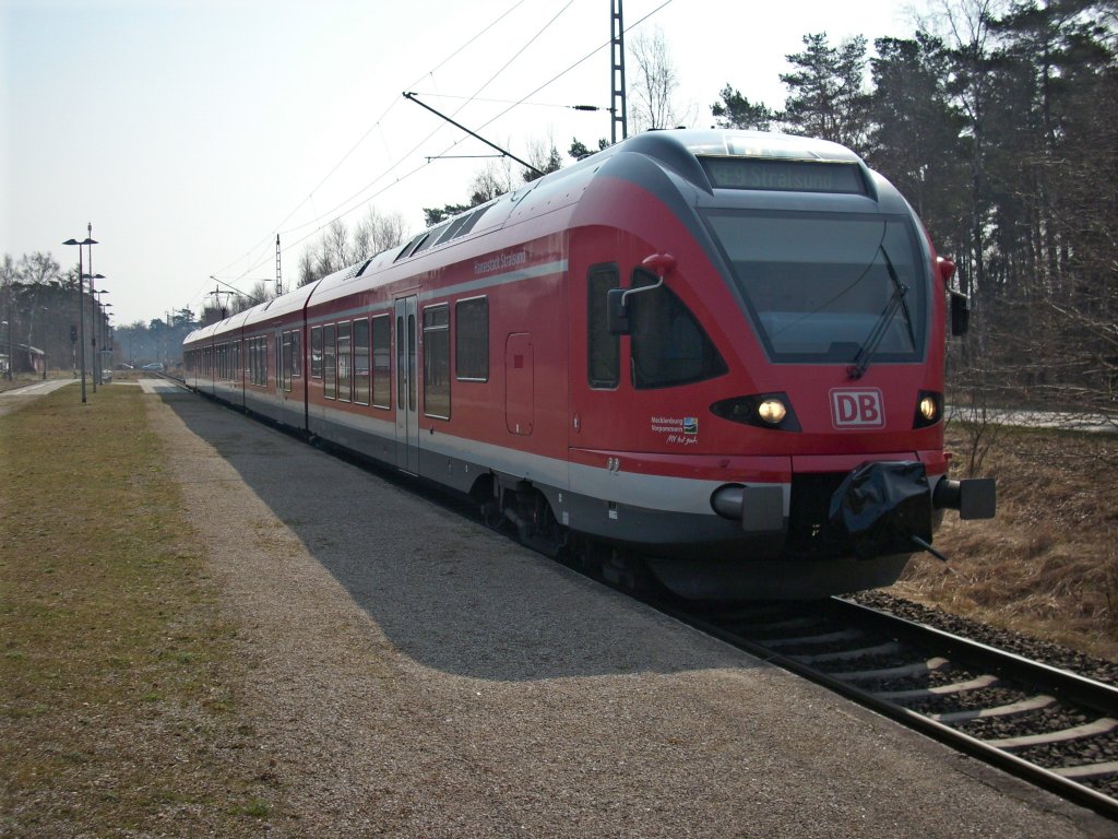 Zwischenhalt f�r 429 028 nach Binz am 04.April 2009 in Prora.