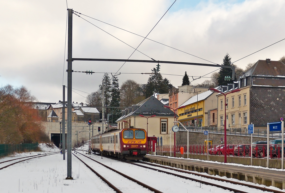 . Der Z 2017 ist soeben als RB 1763 Kautenbach - Wiltz in den Endbahnhof Wiltz eingefahren. 31.01.2015 (Hans)