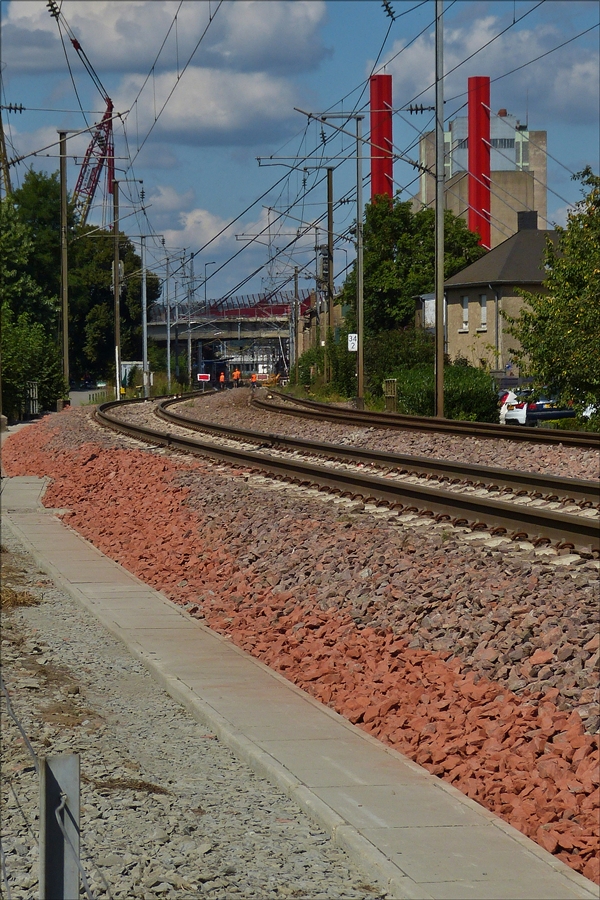 . So sieht der fertige Kabelkanal am Rande des Bahndammes doch sauber aus. Mersch September 16.