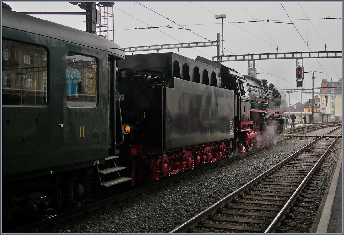 01 202 Dampfambiente in, dem kargen Tageslicht entsprechend, gedämpfden Farben.
Lausanne, den 10. Dez. 2016