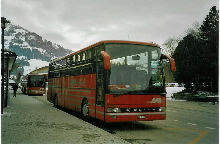 (082'113) - AFA Adelboden - Nr. 16/BE 21'181 - Setra (ex Frhlich, D-Ludwigshafen/Rhein) am 26. Dezember 2005 beim Bahnhof Frutigen