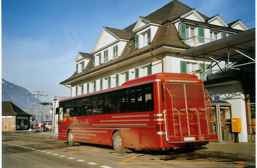 (082'825) - AFA Adelboden - Nr. 8/BE 26'708 - Setra am 29. Januar 2006 beim Bahnhof Frutigen